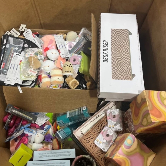 5lb NWT Assorted Beauty and Lifestyle Bundle - Picture 4 of 4